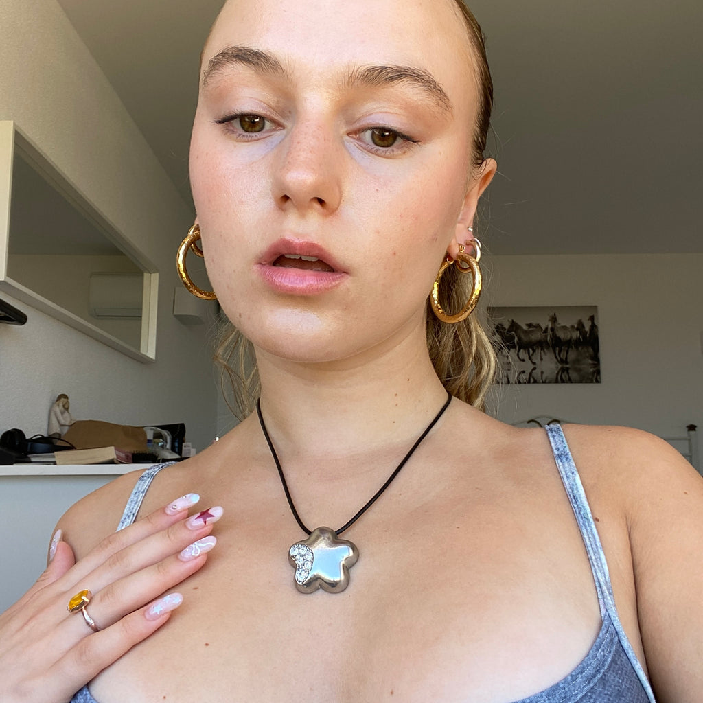 Bella